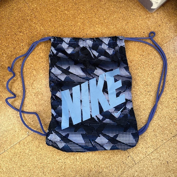 Nike Drawstring Backpack - Picture 1 of 3